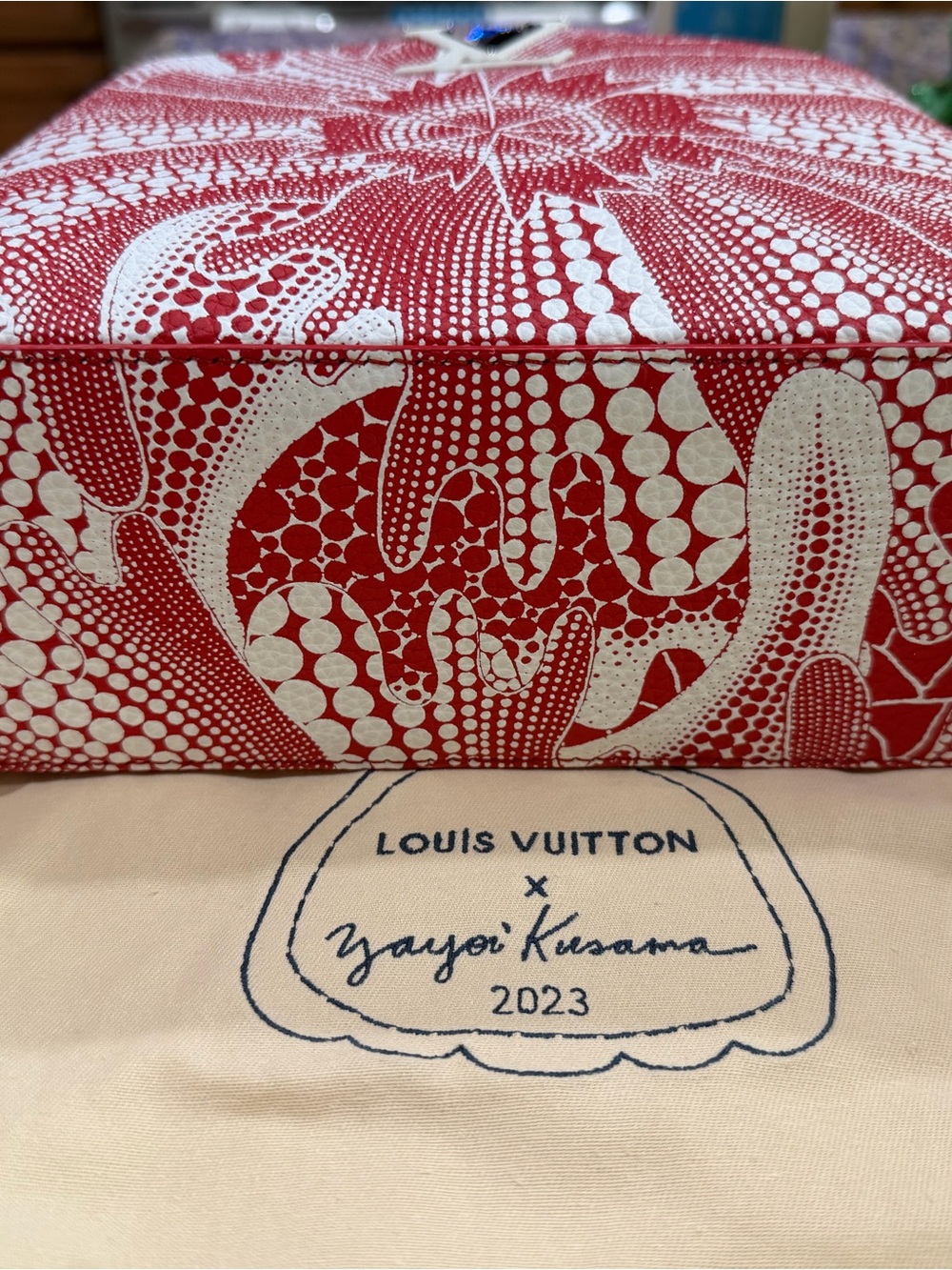 Pre-Loved Limited edition Yayoi Kusama Flower Infinity Dots Taurillon leather BB - Picture 3 of 8